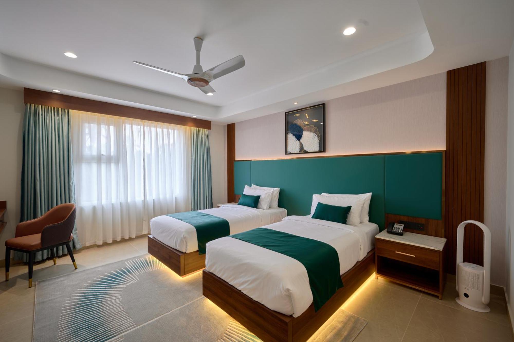 Kowju Airport Hotel Calicut Kondotty エクステリア 写真