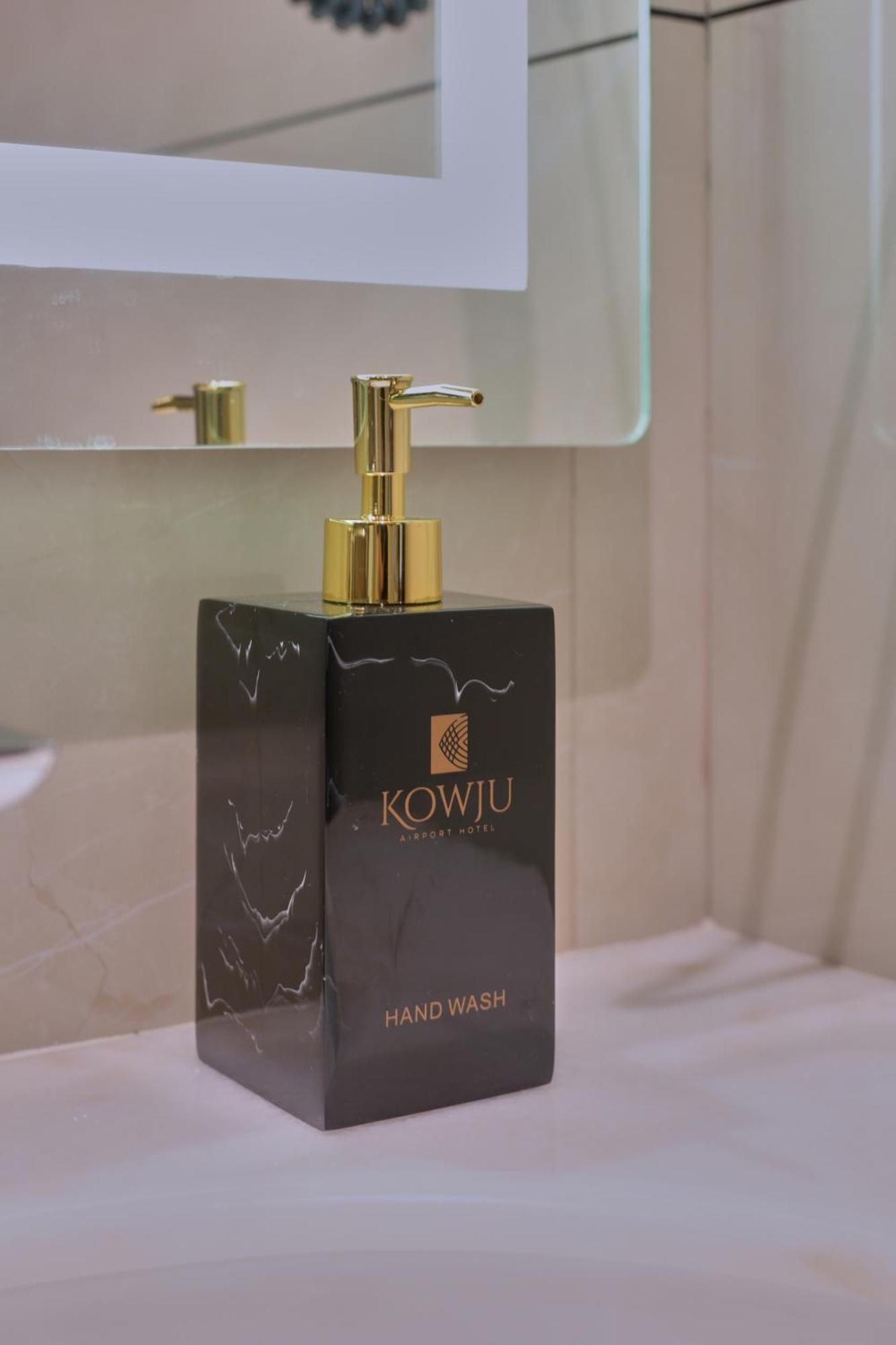 Kowju Airport Hotel Calicut Kondotty エクステリア 写真